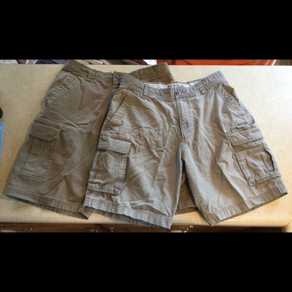 2 Pair of Columbia Cargo Shorts waist 30